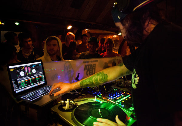 Planks Parties Hard at Bar La Mine